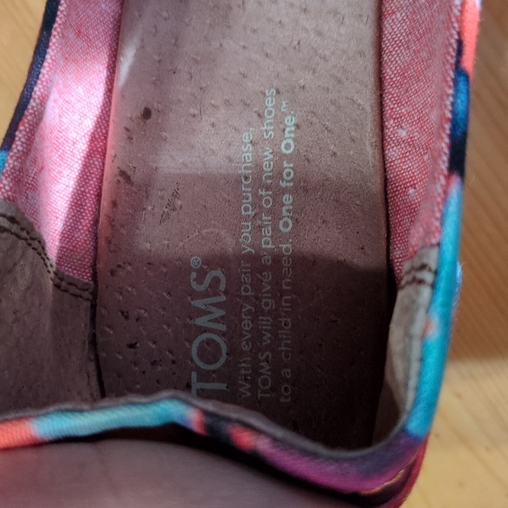 Step into Summer with Toms Oahu Espadrille: Perfect Blend of Style and Comfort - Picture 8 of 15
